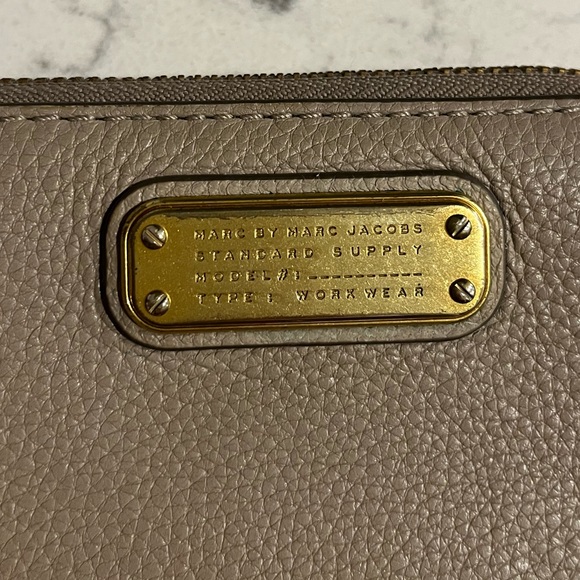 Marc Jacobs Wallet - Taupe - Picture 2 of 4